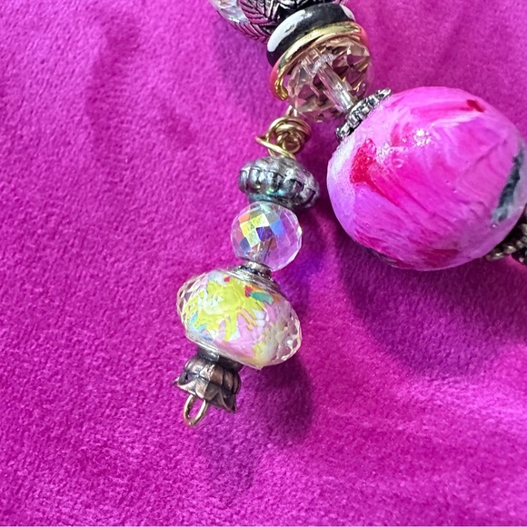 Handmade one-of-a-kind hand painted bracelet with charms howlite tribal boho - Picture 4 of 11